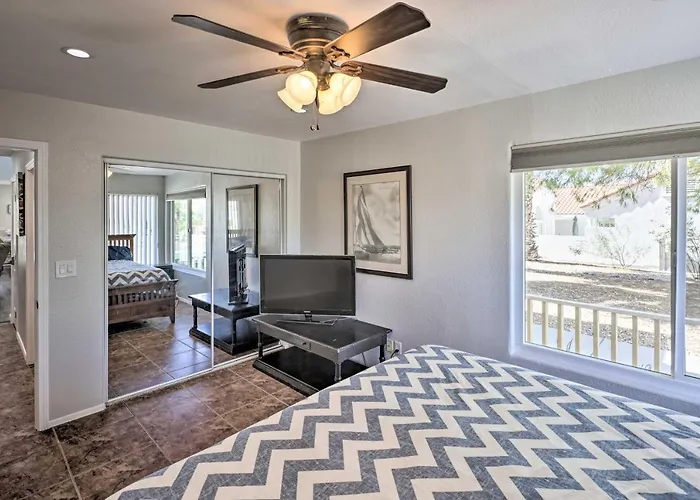 Bullhead Pad With Pool And Patio Near River Holiday home