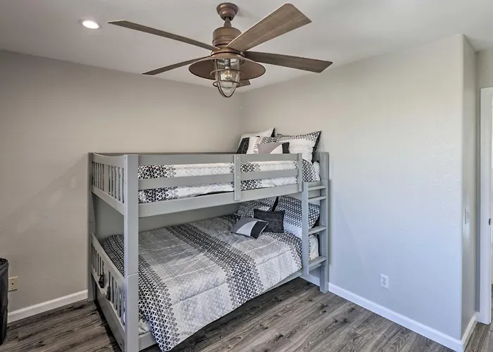 Bullhead Pad With Pool And Patio Near River Holiday home Bullhead City