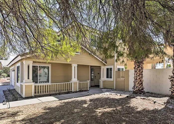 Bullhead Pad With Pool And Patio Near River Holiday home *