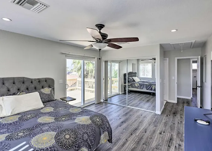 Holiday home Bullhead Pad With Pool And Patio Near River
