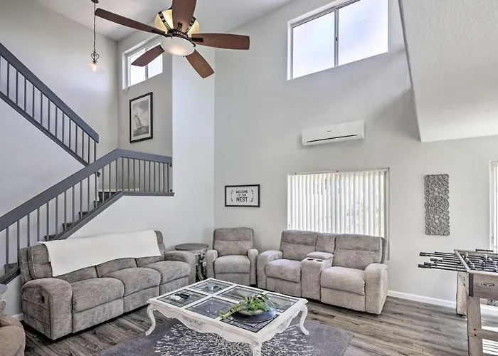 Bullhead Pad With Pool And Patio Near River Holiday home *
