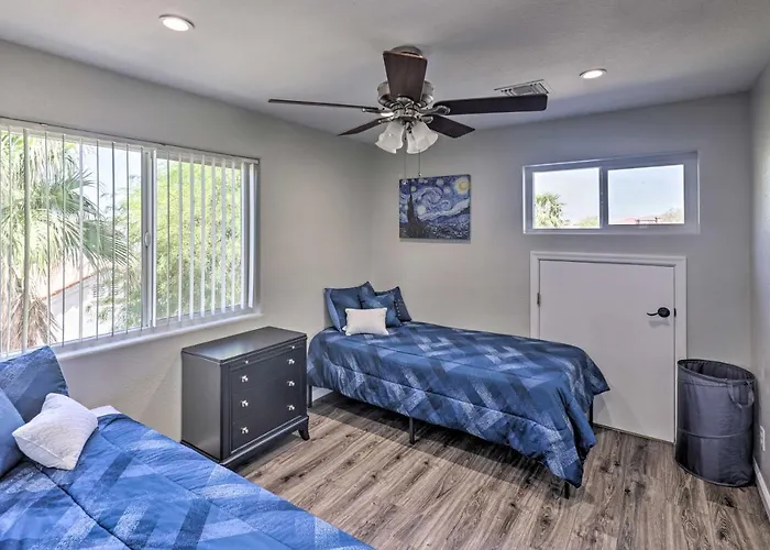 Bullhead Pad With Pool And Patio Near River Holiday home *
